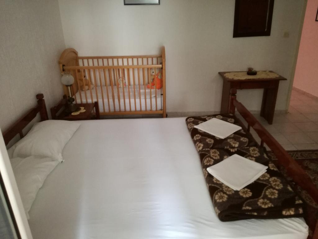 Miron Apart&Rooms Rafailovici Exterior foto