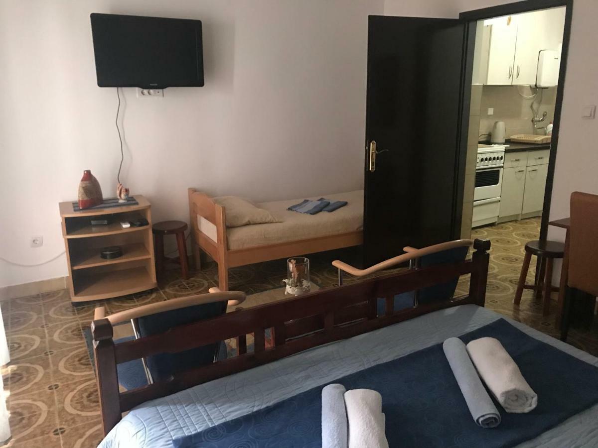 Miron Apart&Rooms Rafailovici Exterior foto